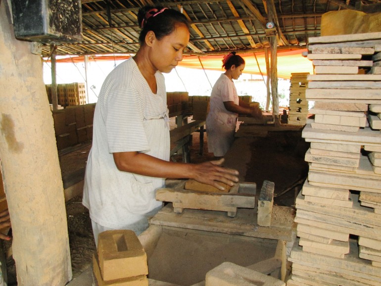 Pembuat batu bata